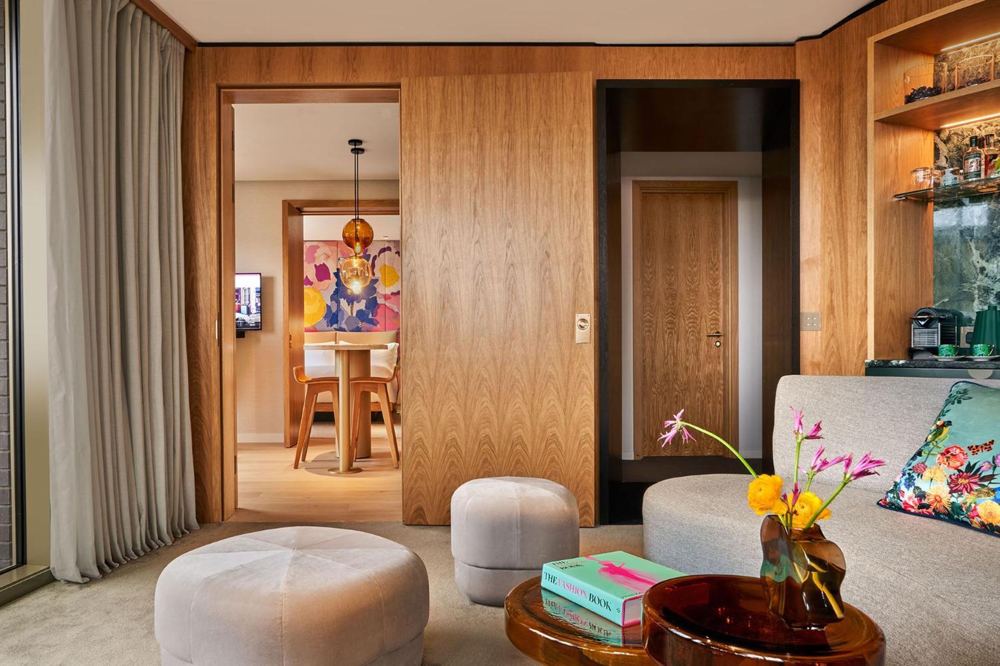 The Botree - Preferred Hotels And Resorts Londra Exterior foto A sliding door